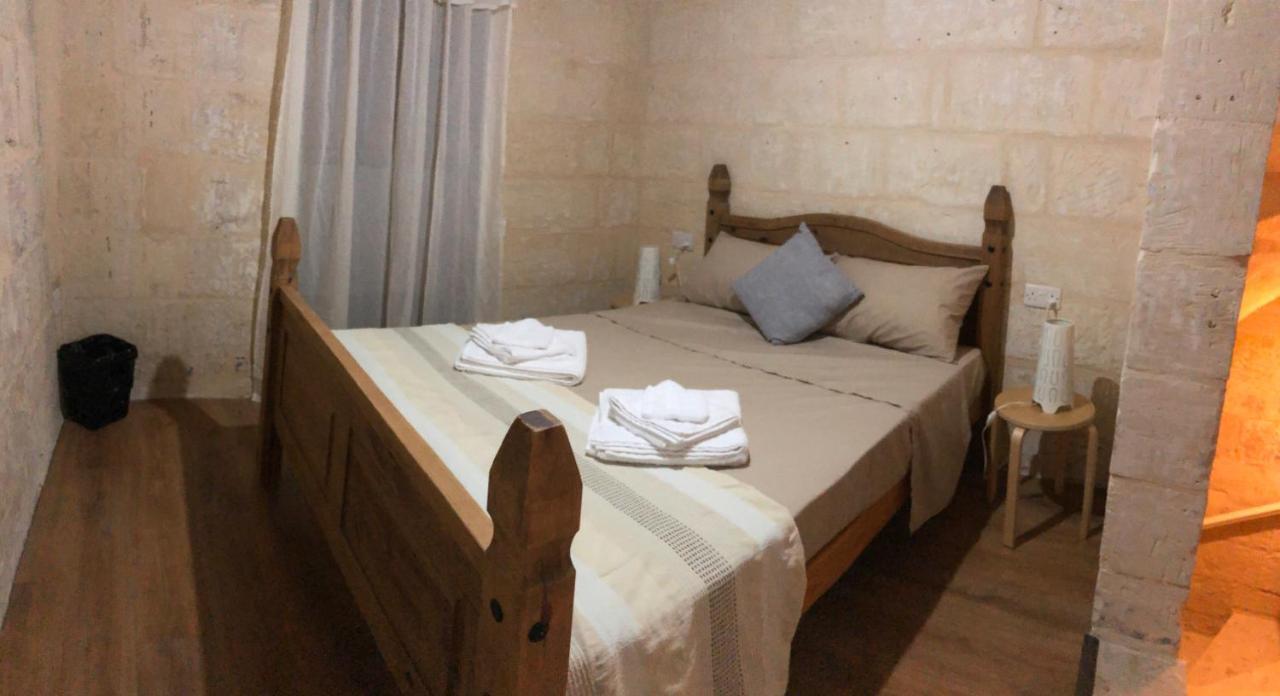 شقة Floriana Cosy Townhouse المظهر الخارجي الصورة