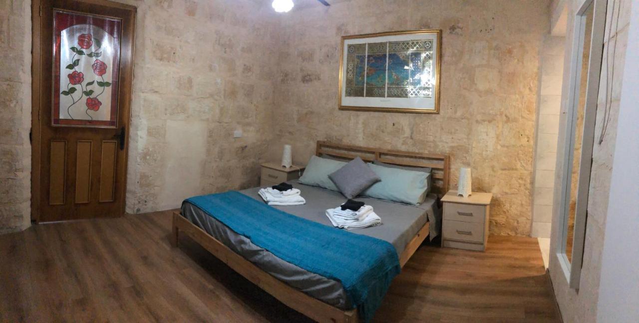 شقة Floriana Cosy Townhouse المظهر الخارجي الصورة
