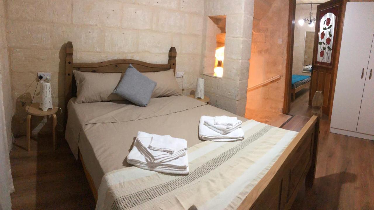 شقة Floriana Cosy Townhouse المظهر الخارجي الصورة