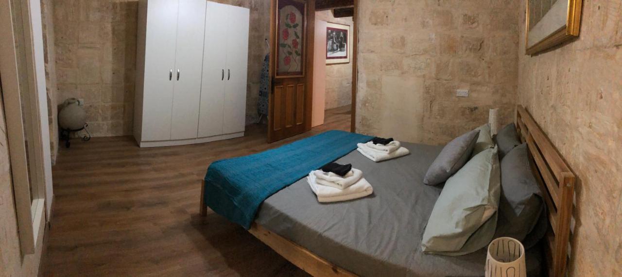 شقة Floriana Cosy Townhouse المظهر الخارجي الصورة