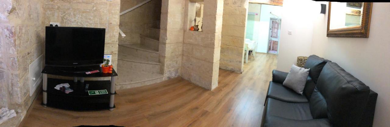 شقة Floriana Cosy Townhouse المظهر الخارجي الصورة